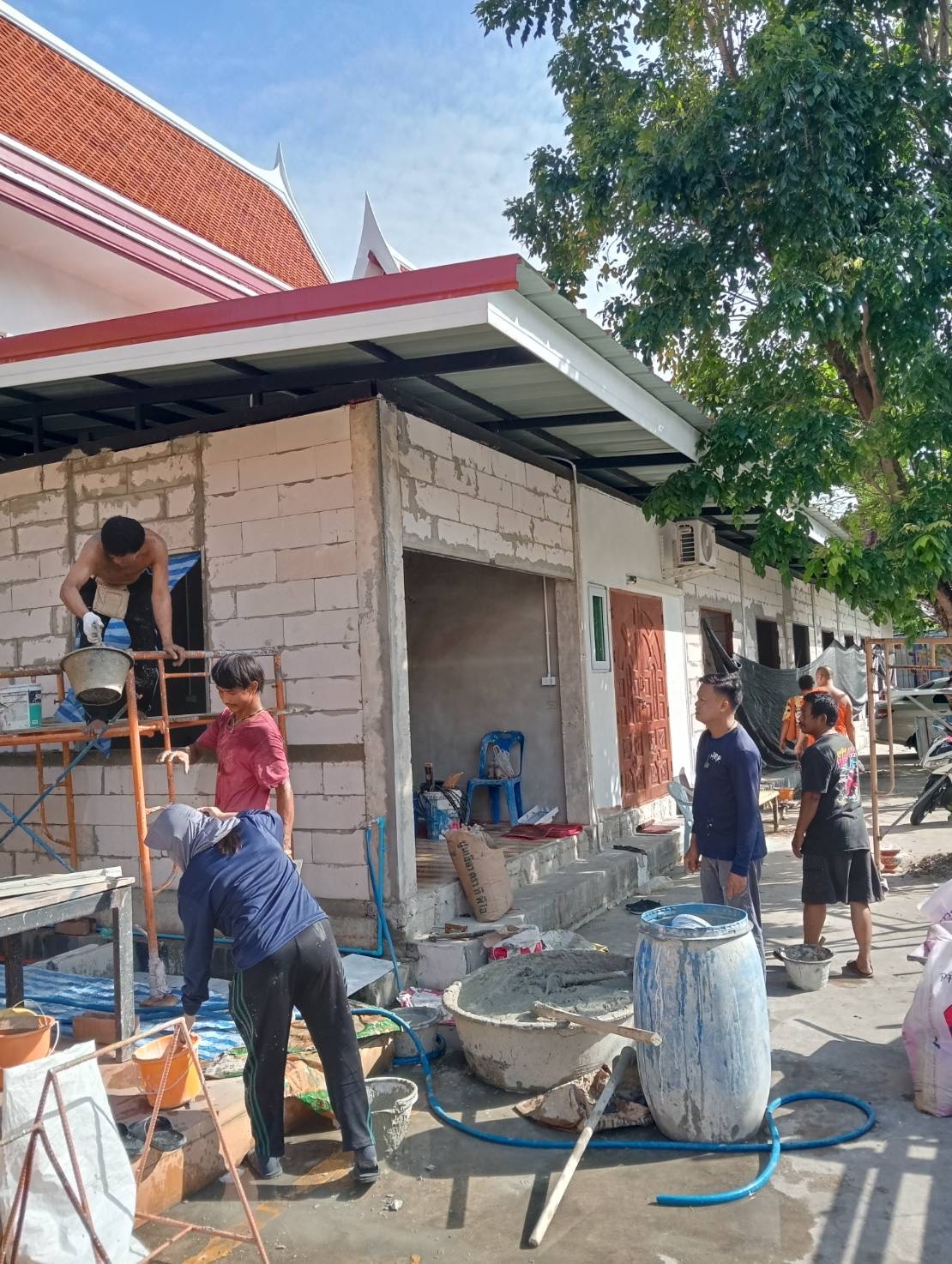 โครงการก่อสร้างและปรับปรุงกุฏิสงฆ์วัดสารอด จำนวน ๑๗ ห้อง